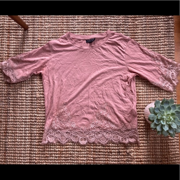 Soft pinkT-shirt with lace trim - like new - Picture 1 of 2